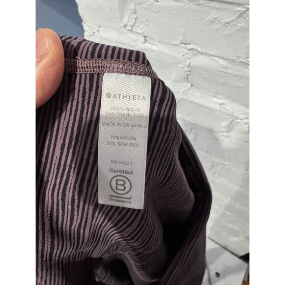 Athleta‎ ULTIMATE LINEAR LINES CAPRI - Size S - Picture 8 of 8